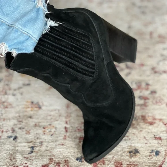 Dolce Vita Black Ankle Boots - Picture 5 of 13